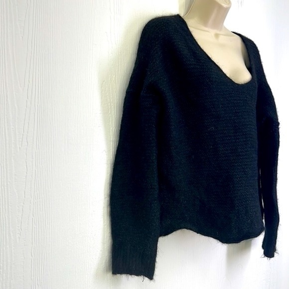 Free People - Boho Knitted Black V Neck Long Sleeve Sweater Size Large - Picture 4 of 10